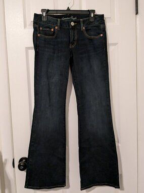 AEO super stretch favorite boyfriend bootcut jeans size 6